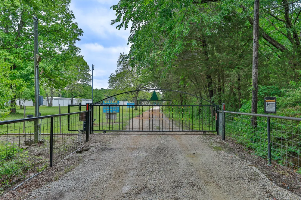 301 Cedar Point Circle Gordonville, TX 76245