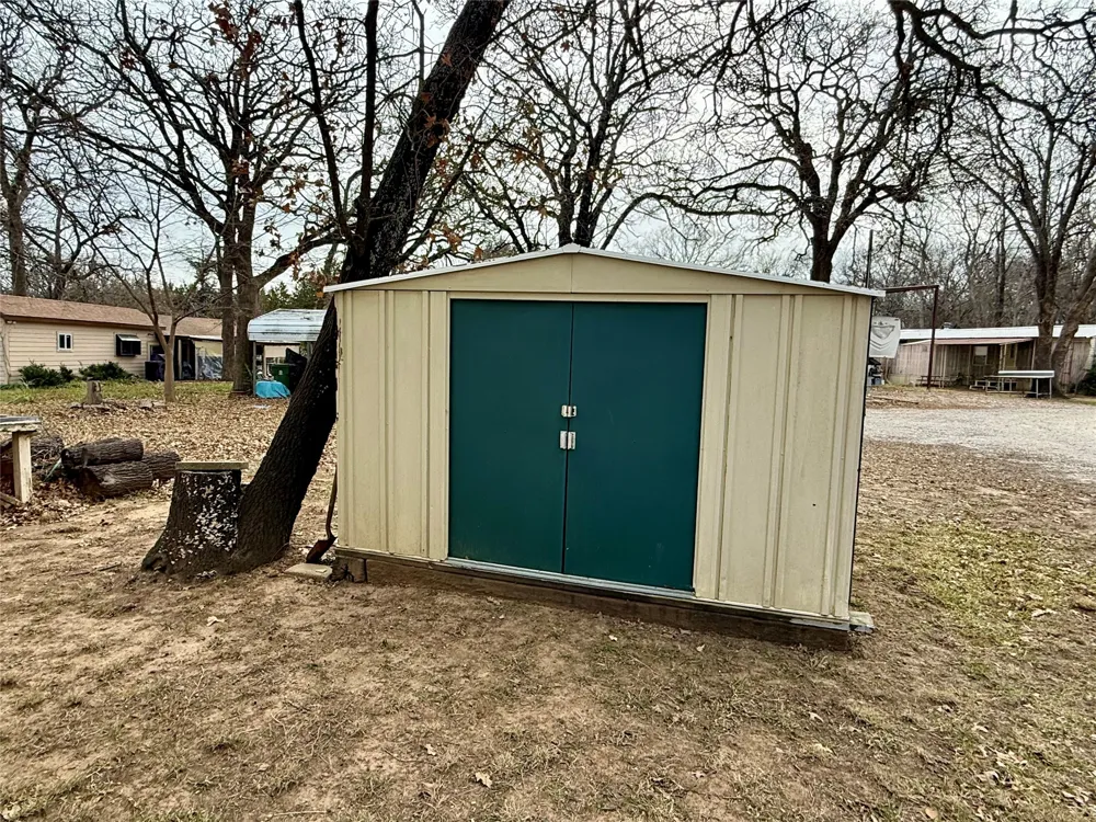 301 Cedar Point Circle Gordonville, TX 76245