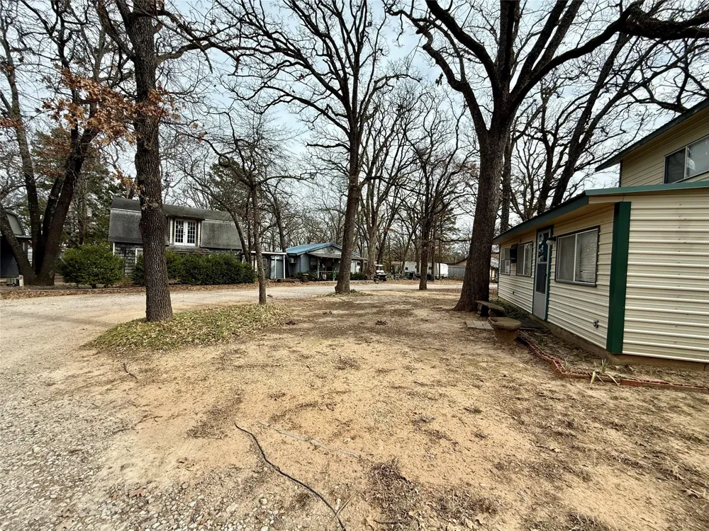 301 Cedar Point Circle Gordonville, TX 76245
