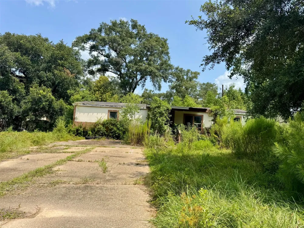 10159 Peck Road Lumberton, TX 77657