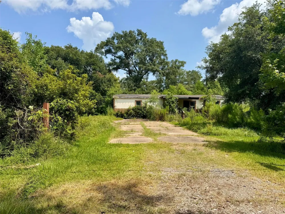 10159 Peck Road Lumberton, TX 77657