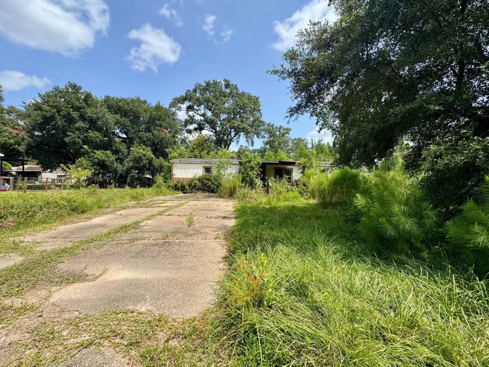 10159 Peck Road Lumberton, TX 77657