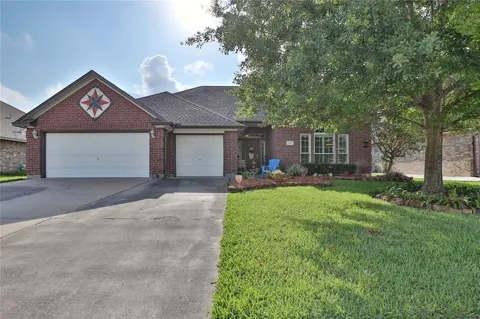 112 Majestic Oak Circle