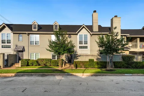 2213 Stanford Street #2213