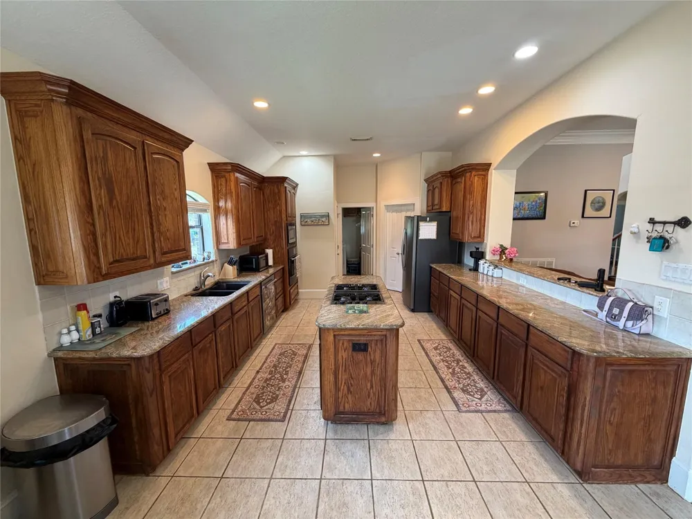 1113 Enchanted Oaks Drive Angleton, TX 77515