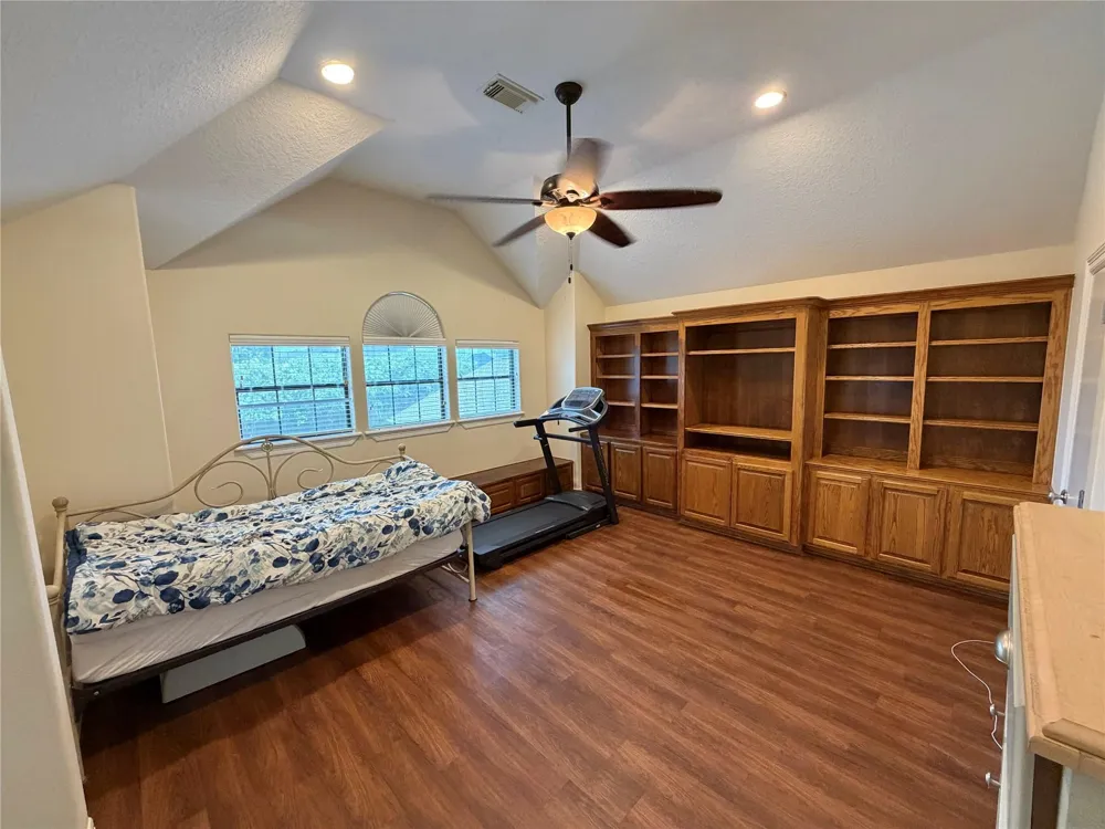 1113 Enchanted Oaks Drive Angleton, TX 77515