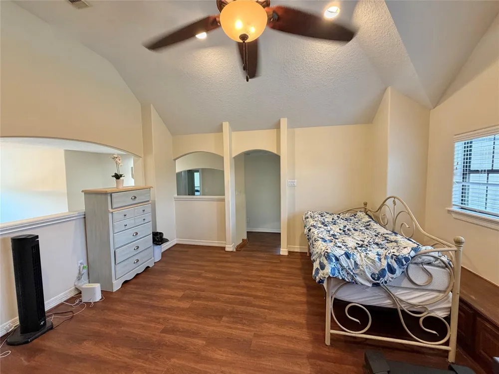1113 Enchanted Oaks Drive Angleton, TX 77515