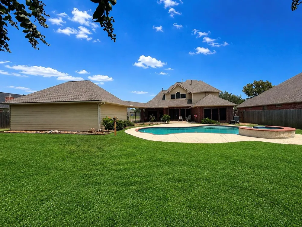 1113 Enchanted Oaks Drive Angleton, TX 77515