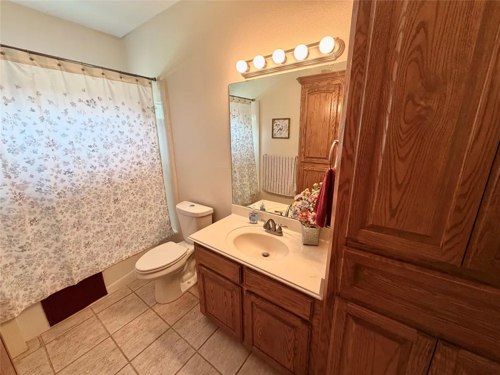 1113 Enchanted Oaks Drive Angleton, TX 77515