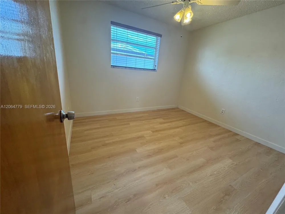 648 E 40th ST Hialeah, FL 33013