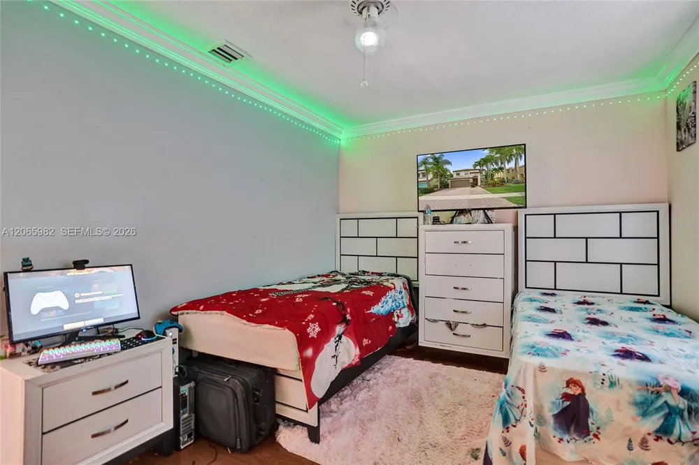9078 Alexandra Cir Wellington, FL 33414