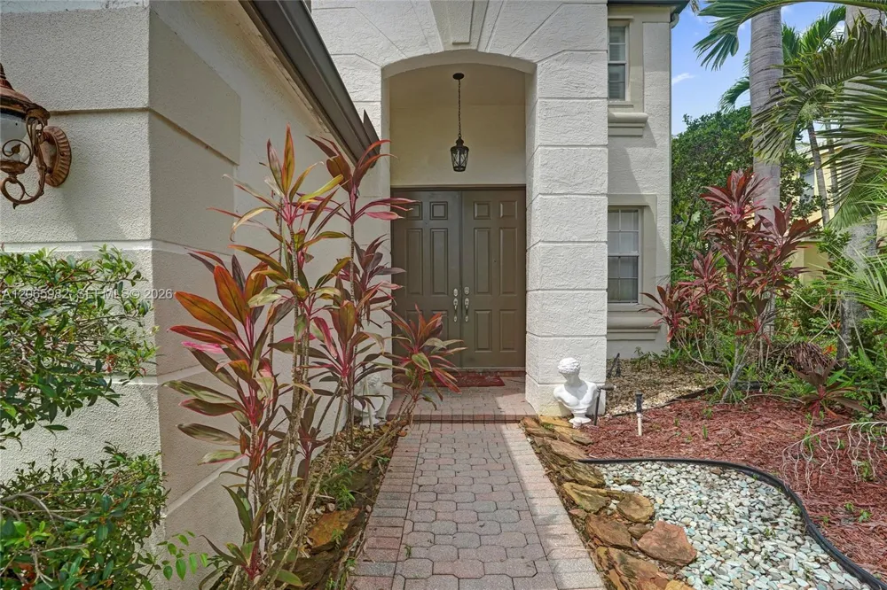 9078 Alexandra Cir Wellington, FL 33414