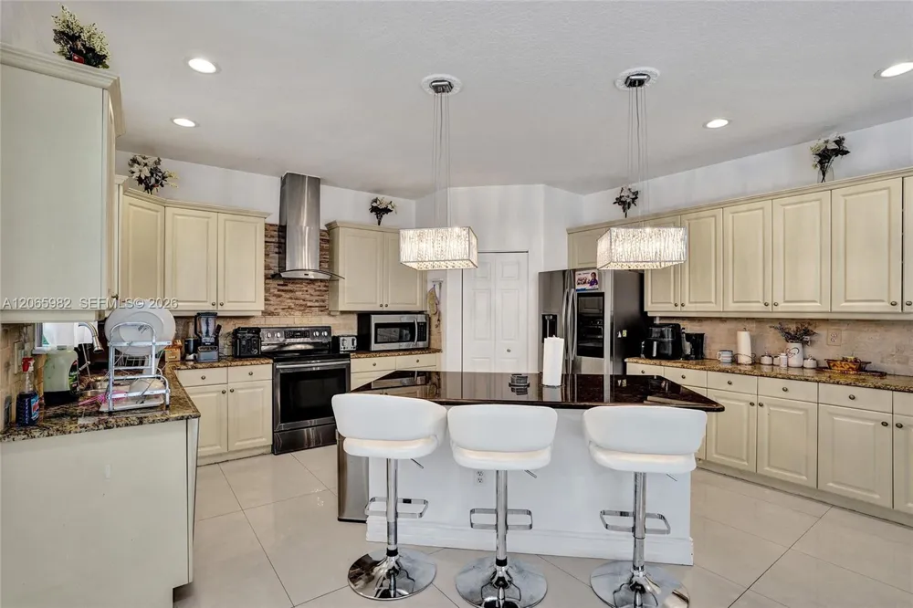 9078 Alexandra Cir Wellington, FL 33414