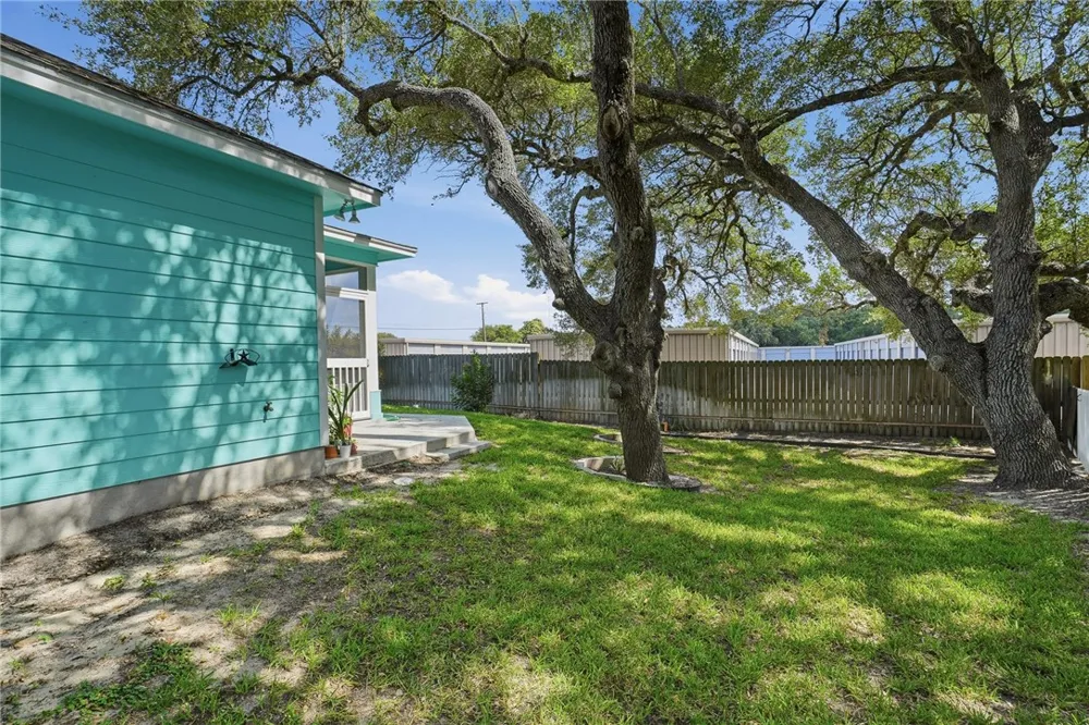 81 Astor Circle Fulton, TX 78358
