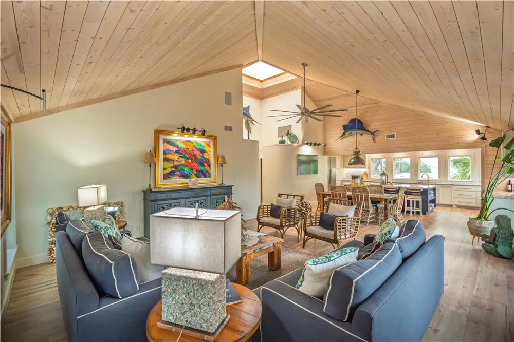 541 Channel View Drive Port Aransas, TX 78373