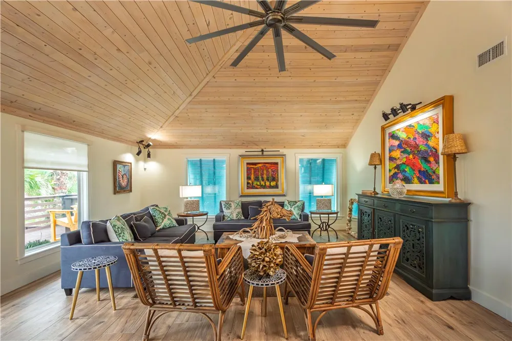 541 Channel View Drive Port Aransas, TX 78373