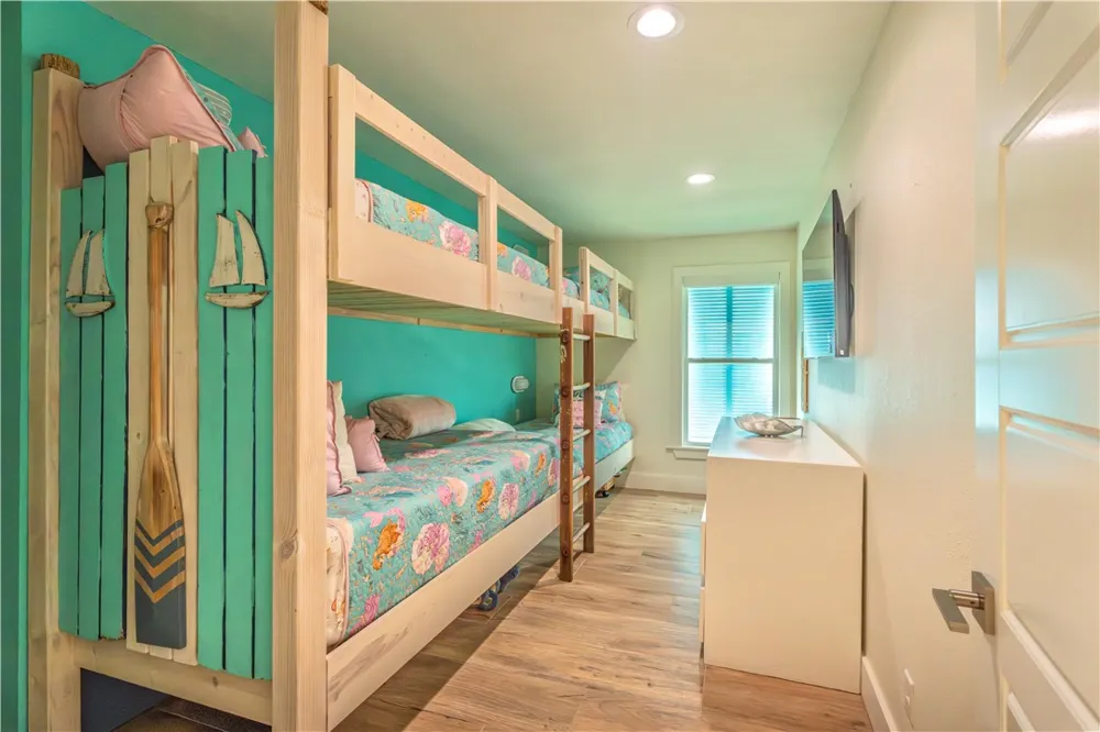 541 Channel View Drive Port Aransas, TX 78373
