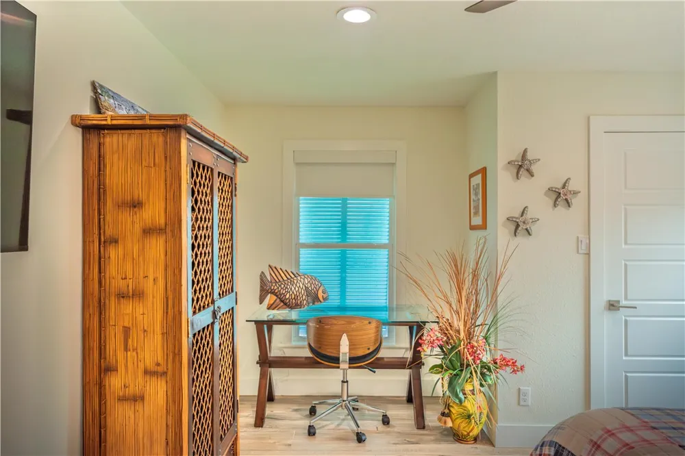 541 Channel View Drive Port Aransas, TX 78373