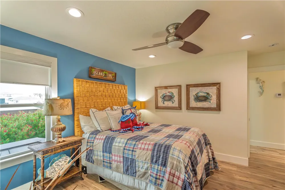 541 Channel View Drive Port Aransas, TX 78373