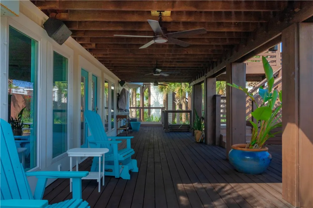 541 Channel View Drive Port Aransas, TX 78373
