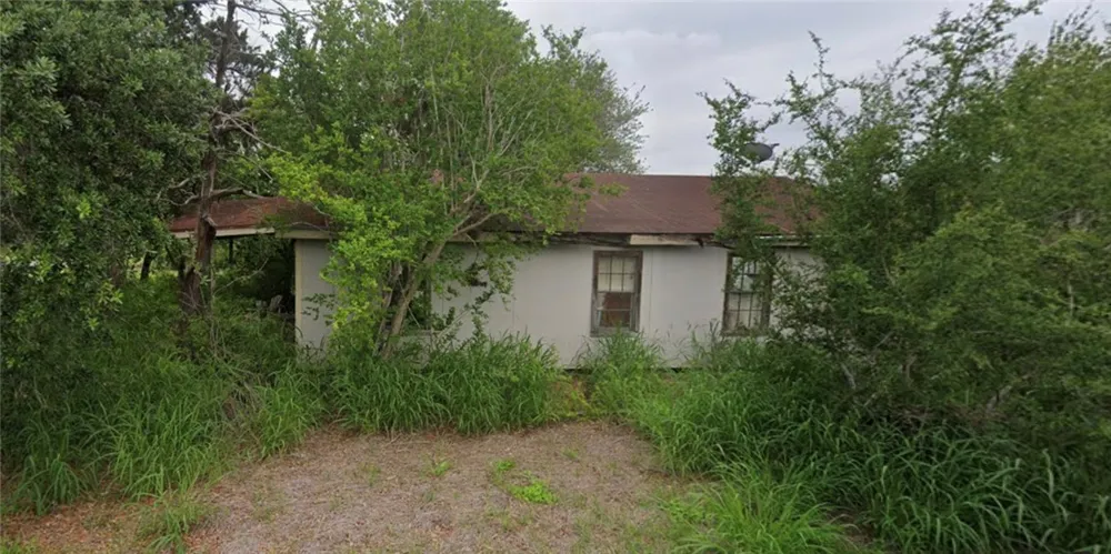 814 W 3rd Street Bishop, TX 78343