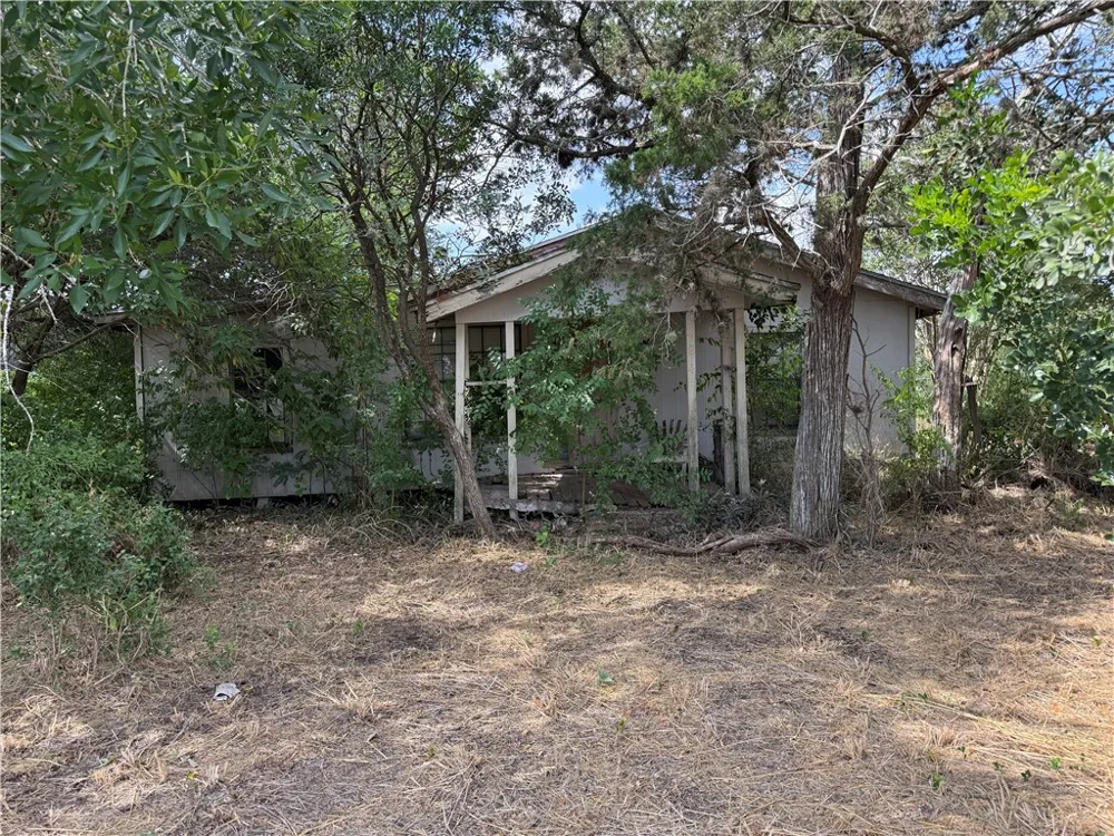 814 W 3rd Street Bishop, TX 78343