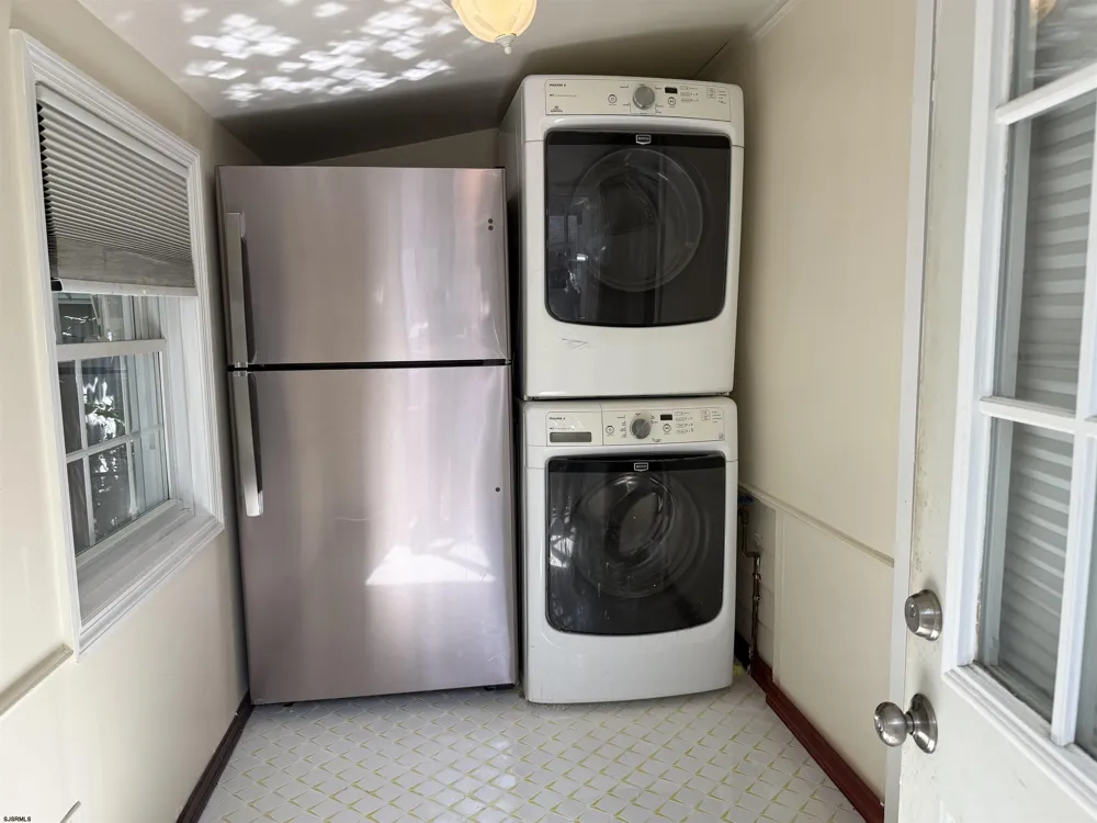 232 Saint James Pl Northfield, NJ 08225