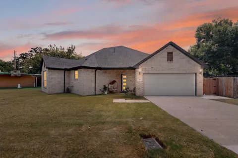 909 Marcellus Court