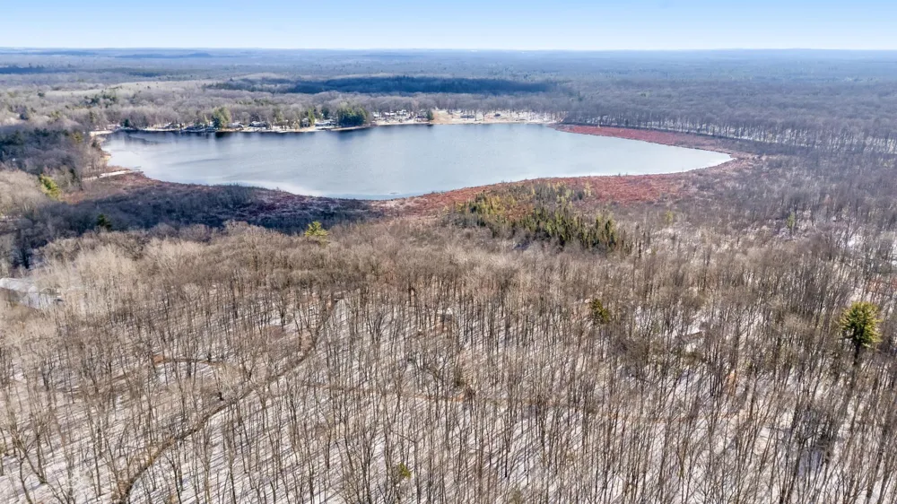 1 Hunters Way White Cloud, MI 49349