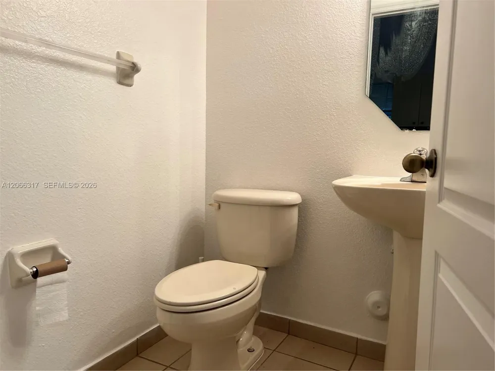 8564 SW 214th Way Cutler Bay, FL 33189