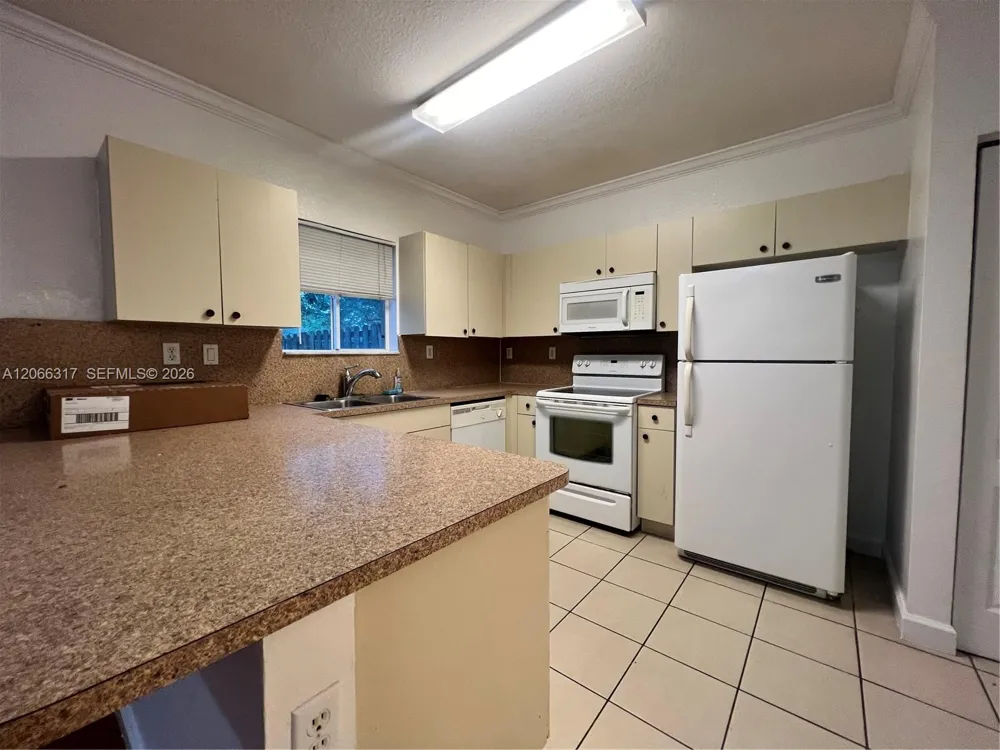 8564 SW 214th Way Cutler Bay, FL 33189