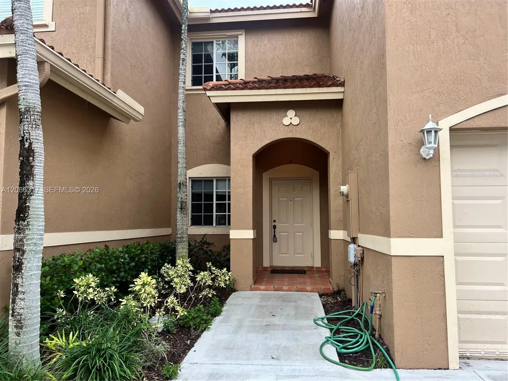 8564 SW 214th Way Cutler Bay, FL 33189