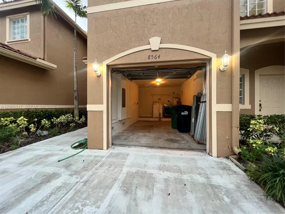 8564 SW 214th Way Cutler Bay, FL 33189