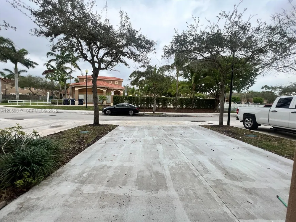 8564 SW 214th Way Cutler Bay, FL 33189