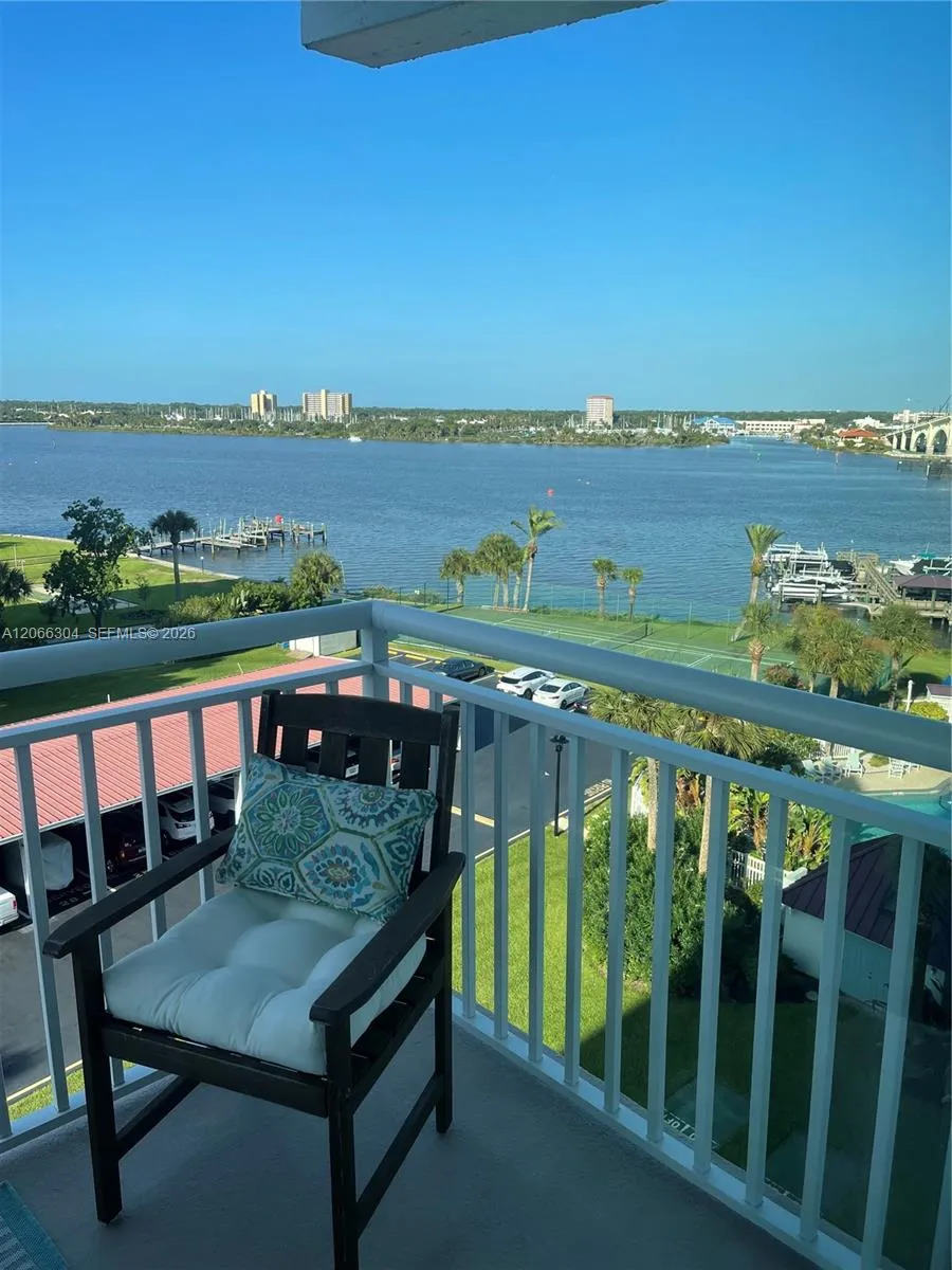 100 SILVER BEACH AVE #720 Daytona, FL 32118