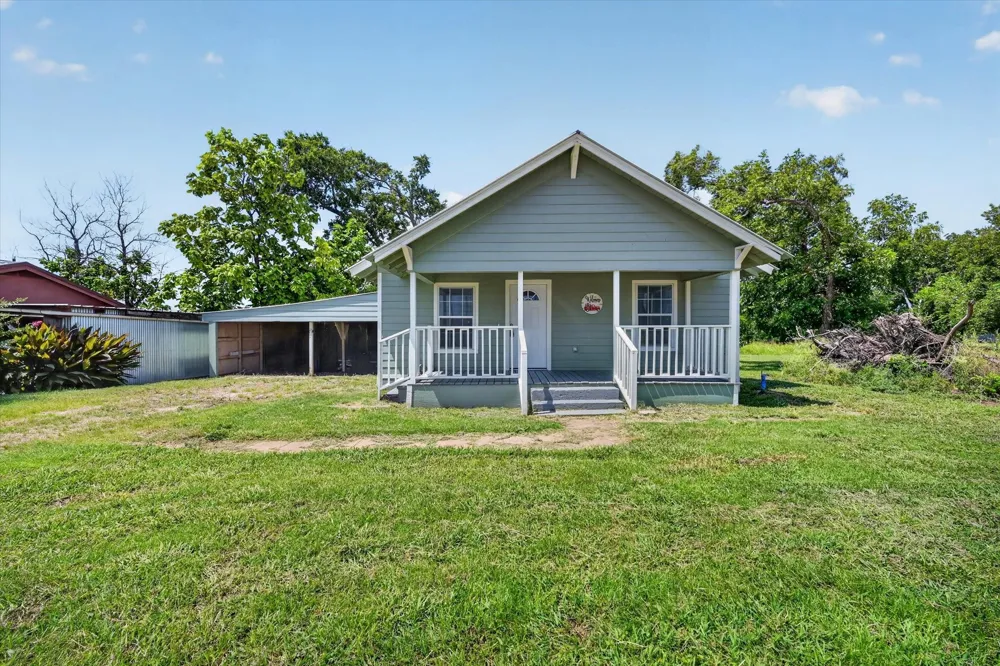 601 Tx-56 Windom, TX 75492