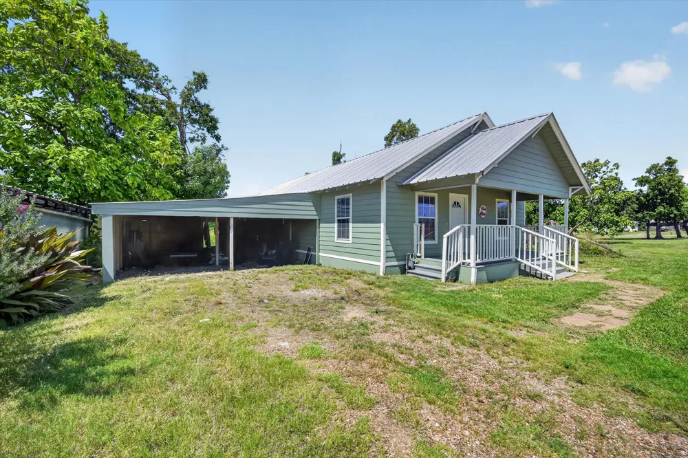 601 Tx-56 Windom, TX 75492