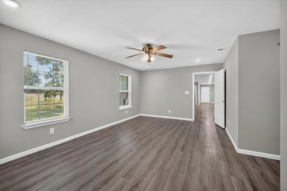 601 Tx-56 Windom, TX 75492