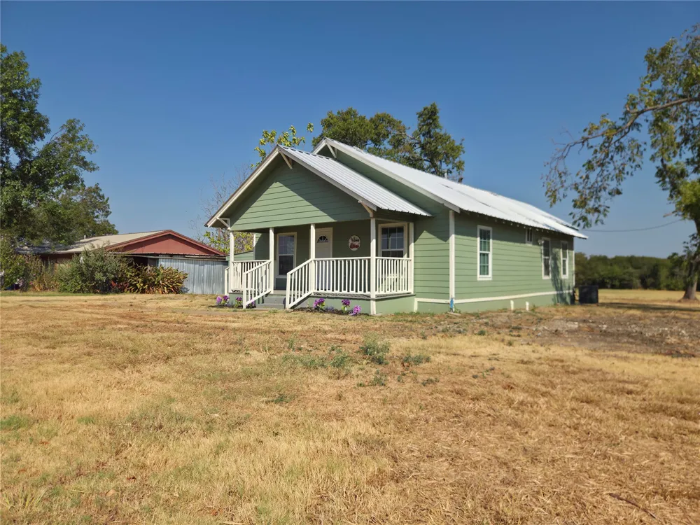 601 Tx-56 Windom, TX 75492