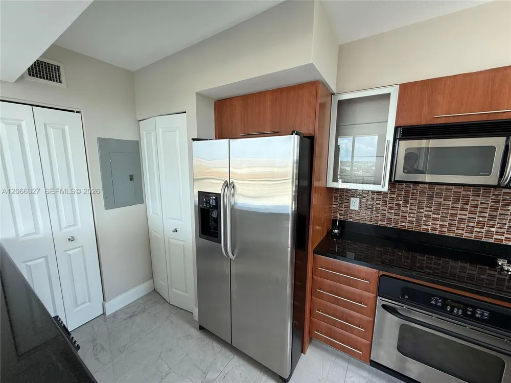 610 W Las Olas Blvd #913N Fort Lauderdale, FL 33312