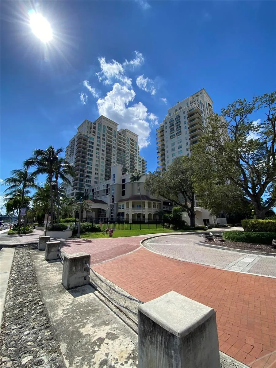 610 W Las Olas Blvd #913N Fort Lauderdale, FL 33312
