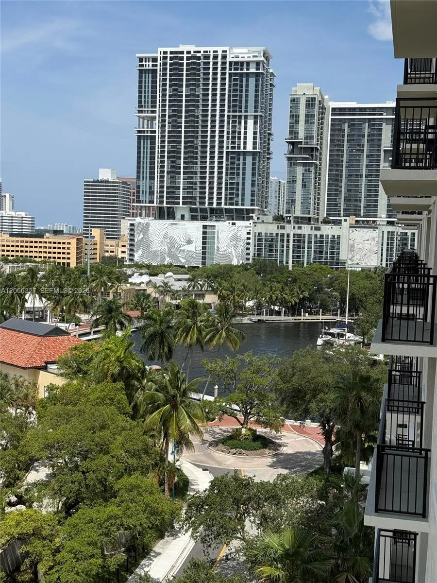 610 W Las Olas Blvd #913N Fort Lauderdale, FL 33312