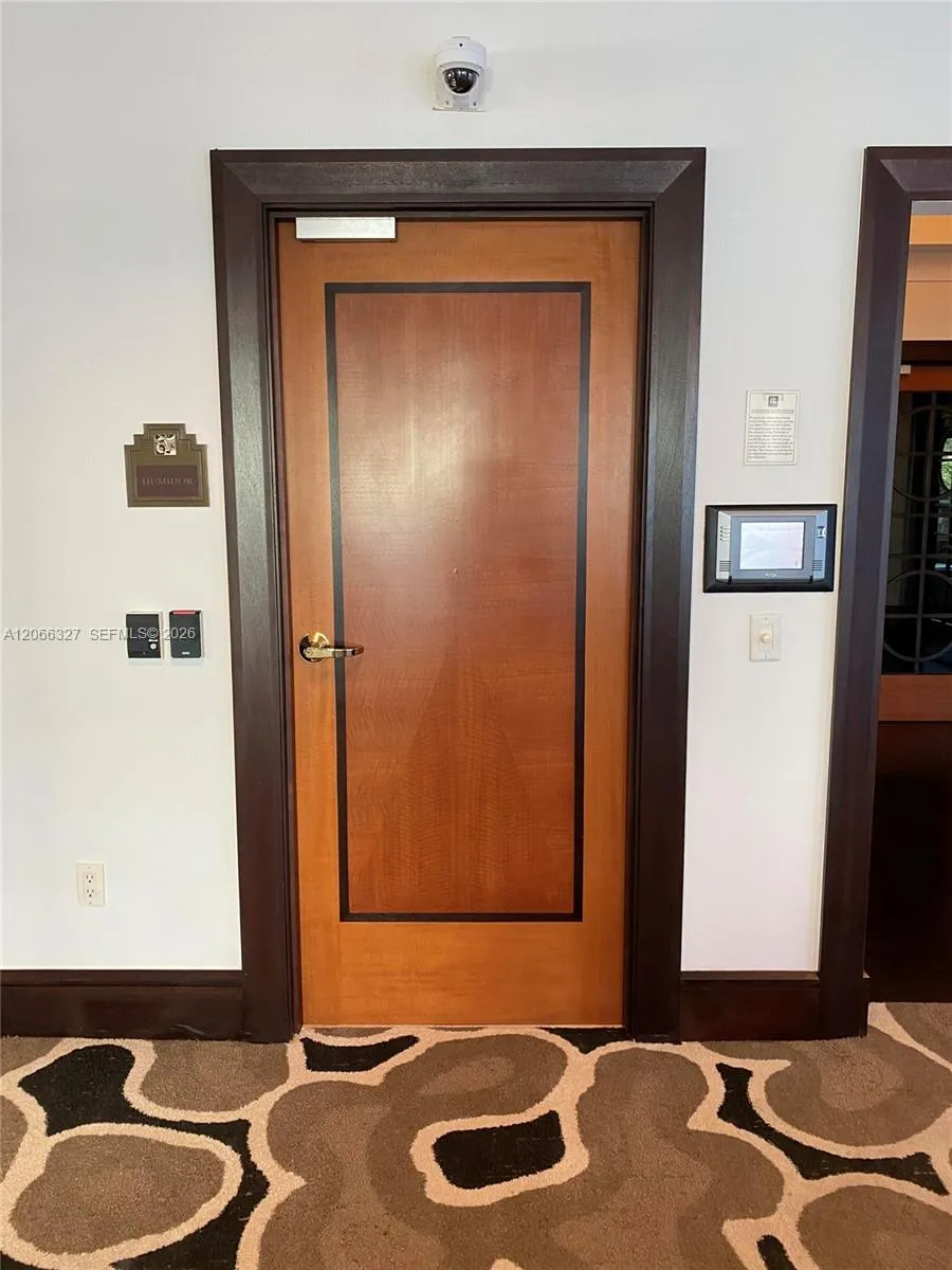 610 W Las Olas Blvd #913N Fort Lauderdale, FL 33312