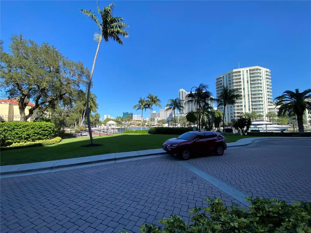 610 W Las Olas Blvd #913N Fort Lauderdale, FL 33312