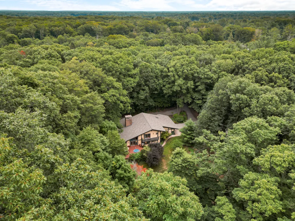 12879 Lakeshore Drive Grand Haven Charter Township, MI 49417