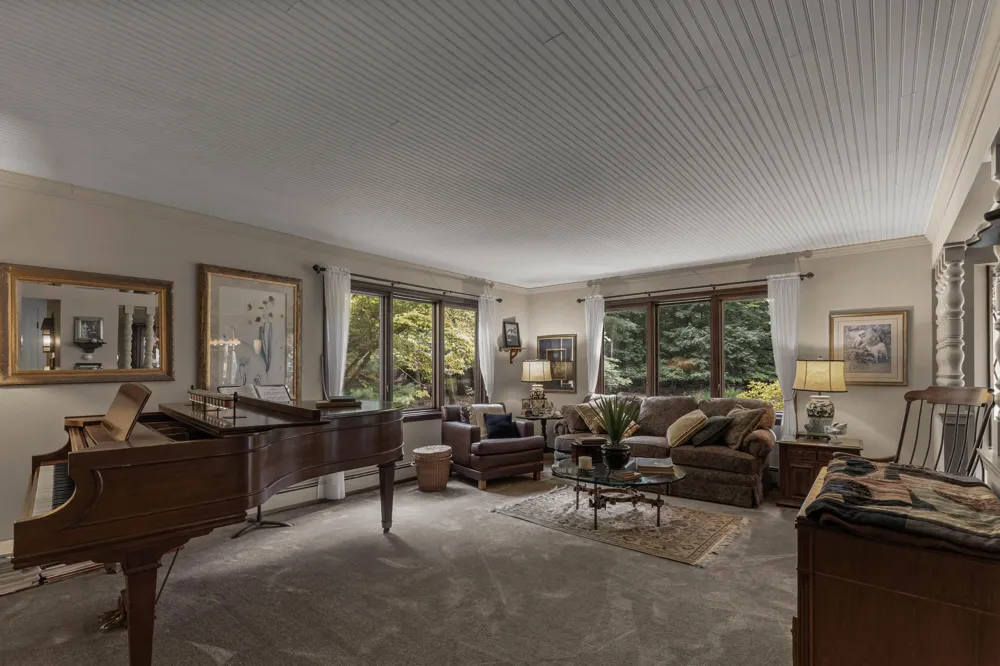 12879 Lakeshore Drive Grand Haven Charter Township, MI 49417