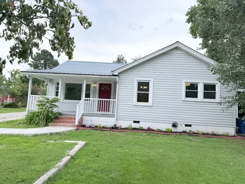 1210 Oak Dr