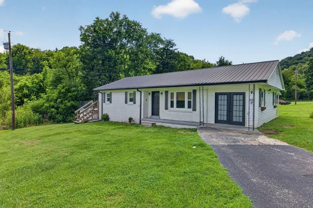 221 England Hollow Rd Gainesboro, TN 38562