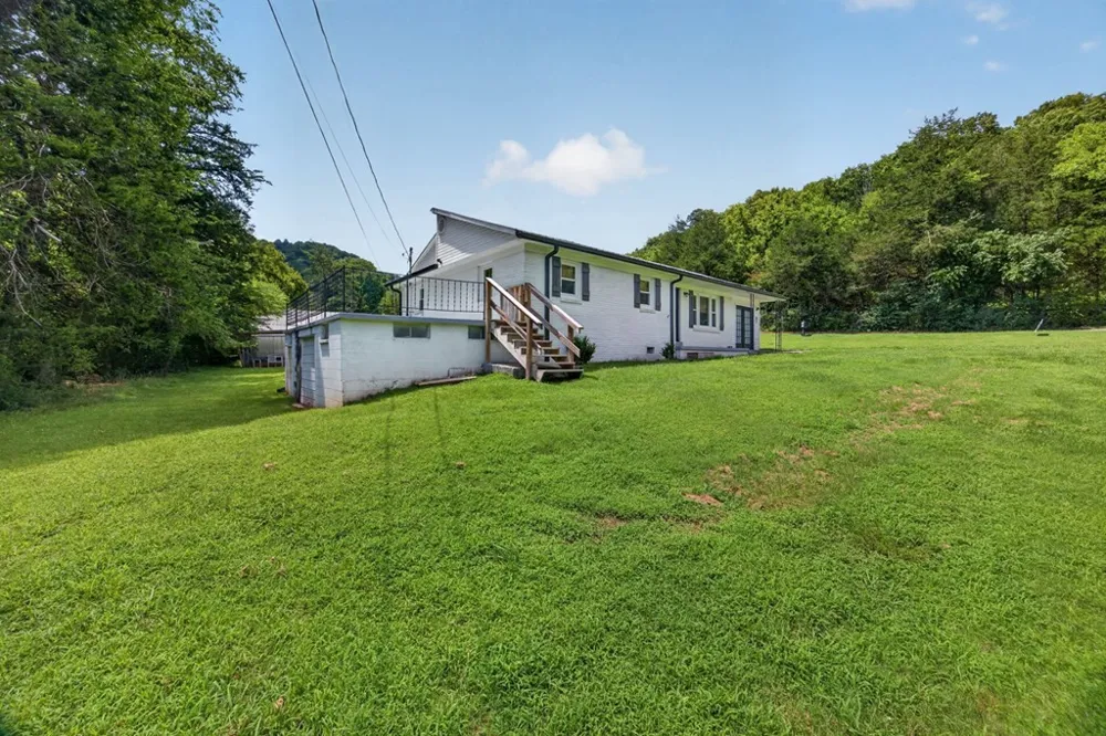 221 England Hollow Rd Gainesboro, TN 38562