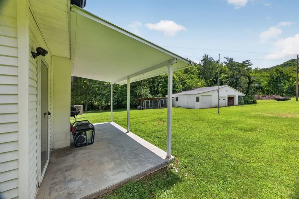 221 England Hollow Rd Gainesboro, TN 38562